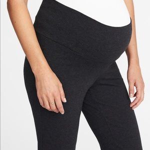 Old Navy Pants - Old Navy Black Roll-Panel Yoga Capris Old Navy Pants - Old Navy Black Roll-Panel Yoga Capris